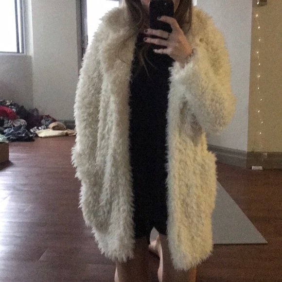 S cream fuzzy jacket - Picture 2 of 2
